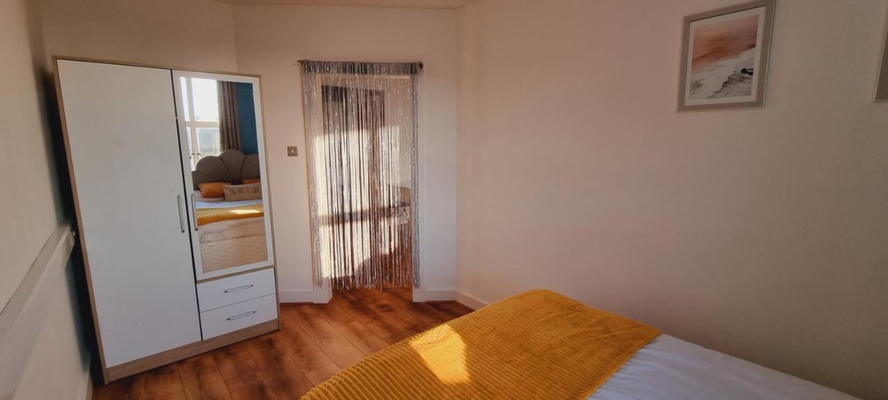 Modern And Spacious Swansea Centre Apartment ภายนอก รูปภาพ