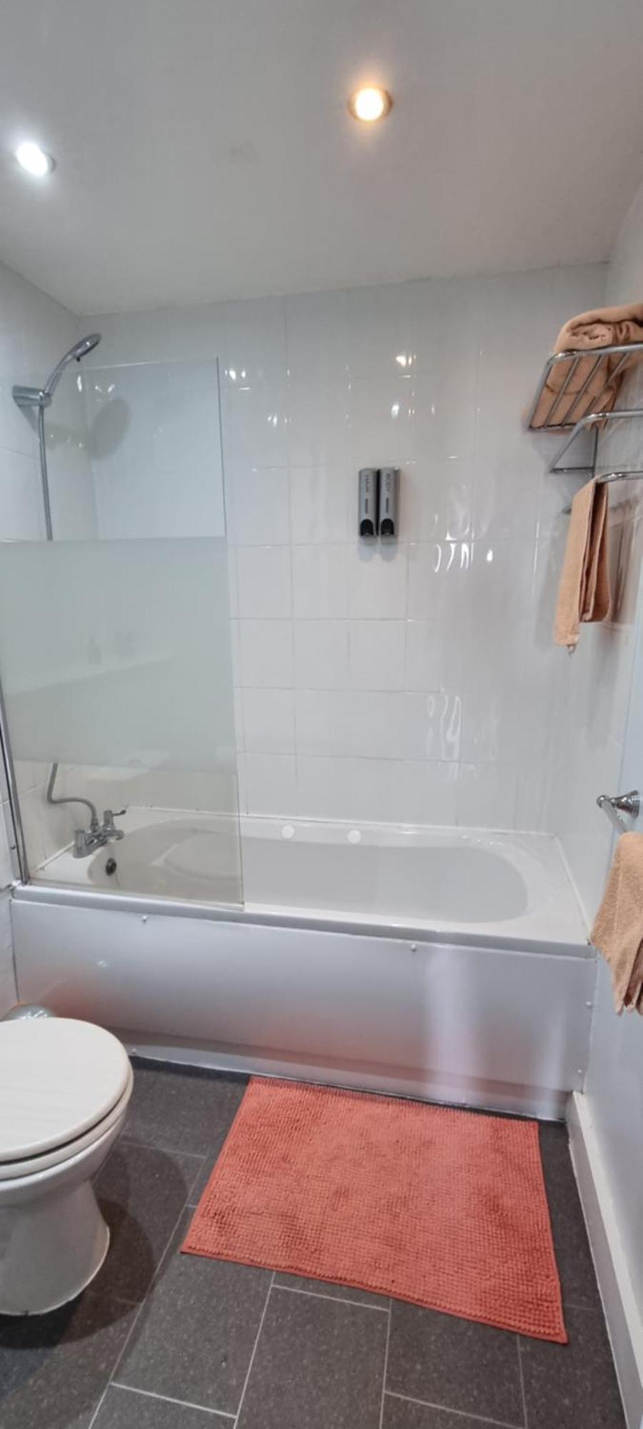 Modern And Spacious Swansea Centre Apartment ภายนอก รูปภาพ